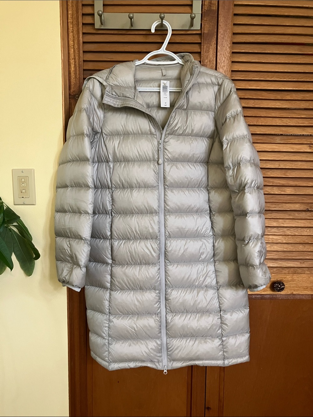NWT TNA Little Puff Jacket - Chrome - Size Small